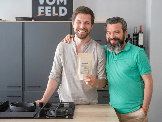 Richard mit Boris Rafalski, dem Erzeuger der Bio-Gemühebrühe