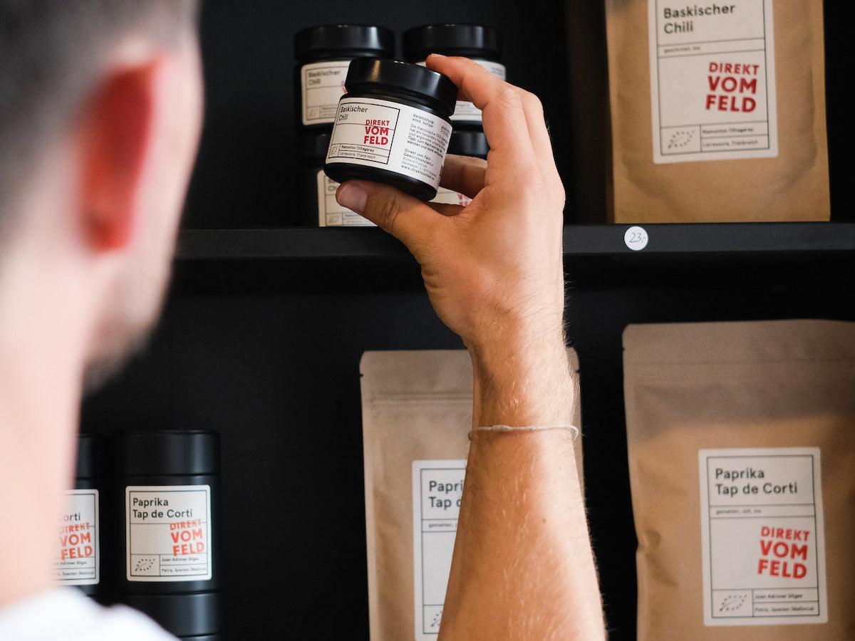 Direkt vom Feld Bio Gewürze im Gewürzregal