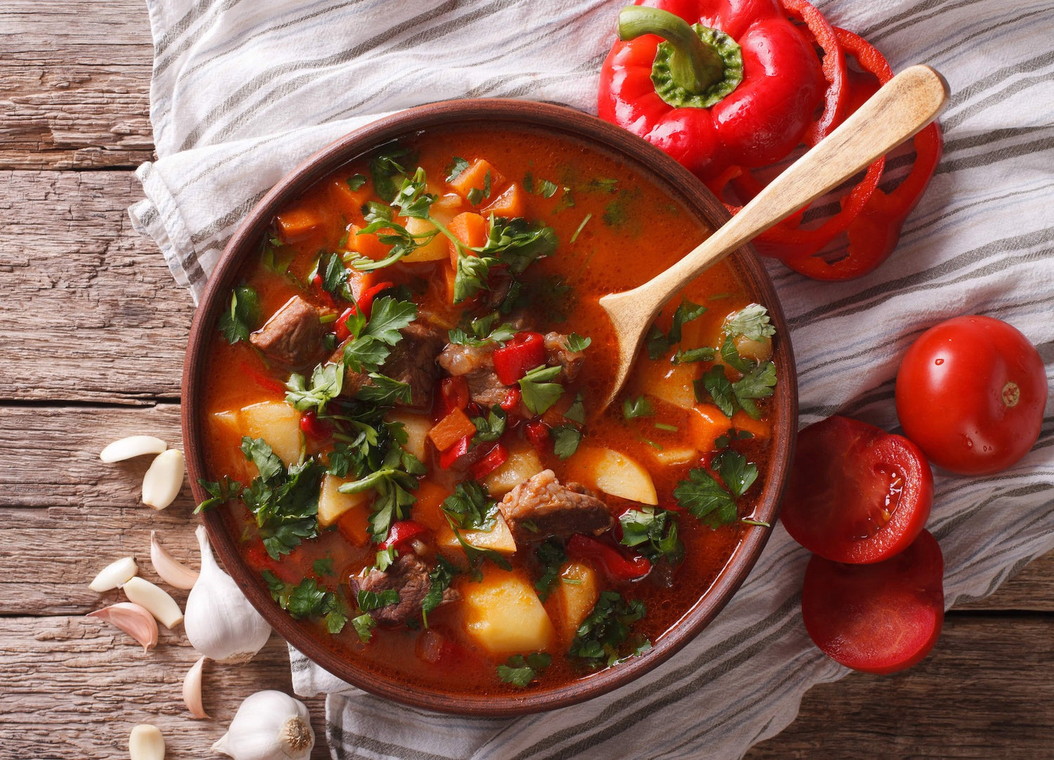 Black Angus Gulasch mit Paprika Tap de Cortí Direkt vom Feld