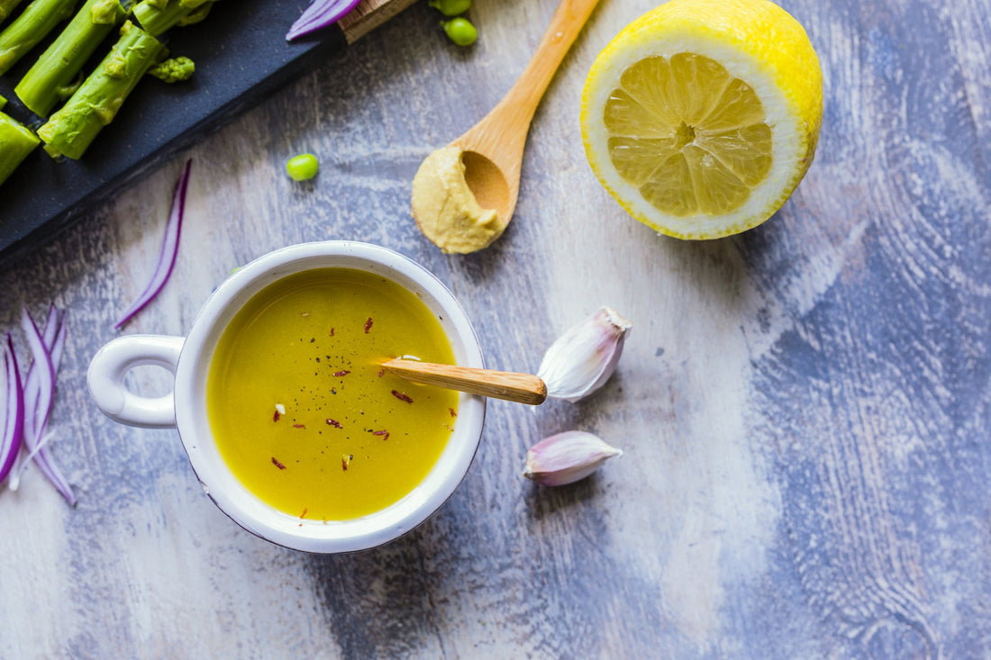 Cremiges Zitronen-Kurkuma-Dressing - Direkt vom Feld