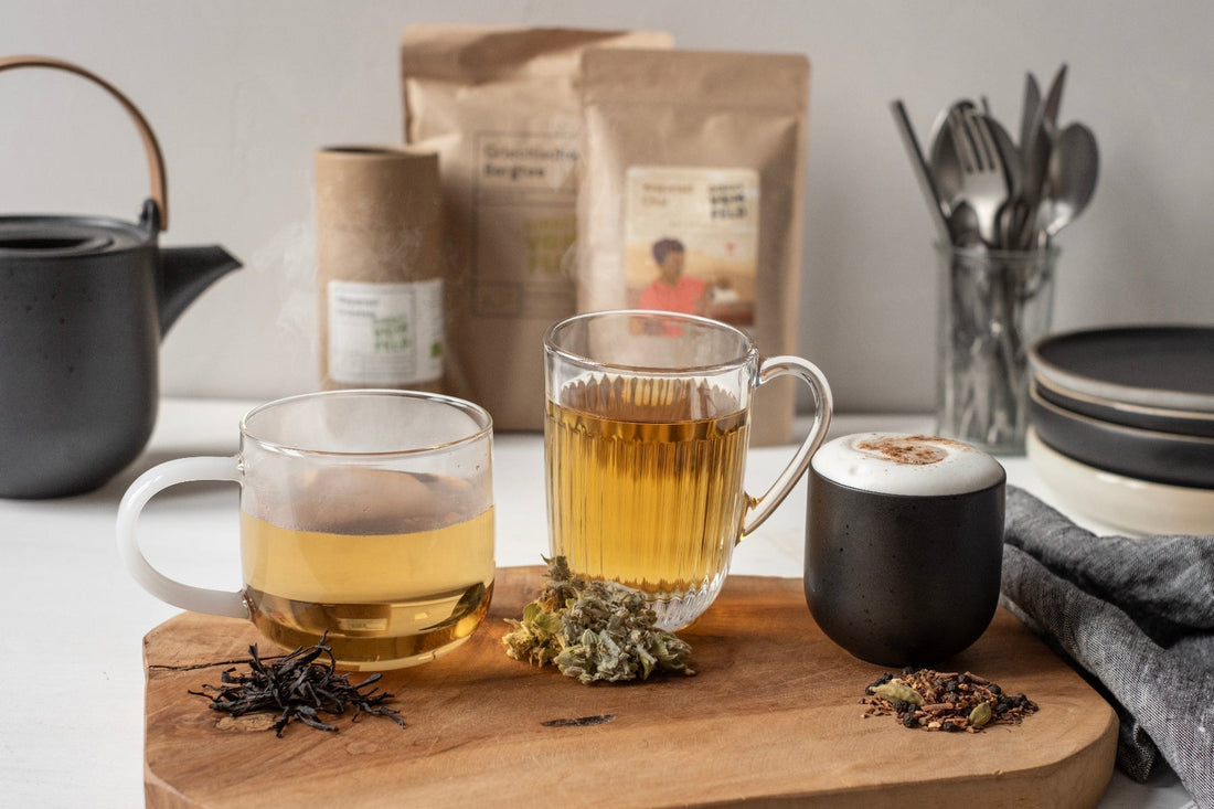 Grüner Tee, griechischer Bergtee & Chai: Unterschiede, Geschmack & Zubereitung