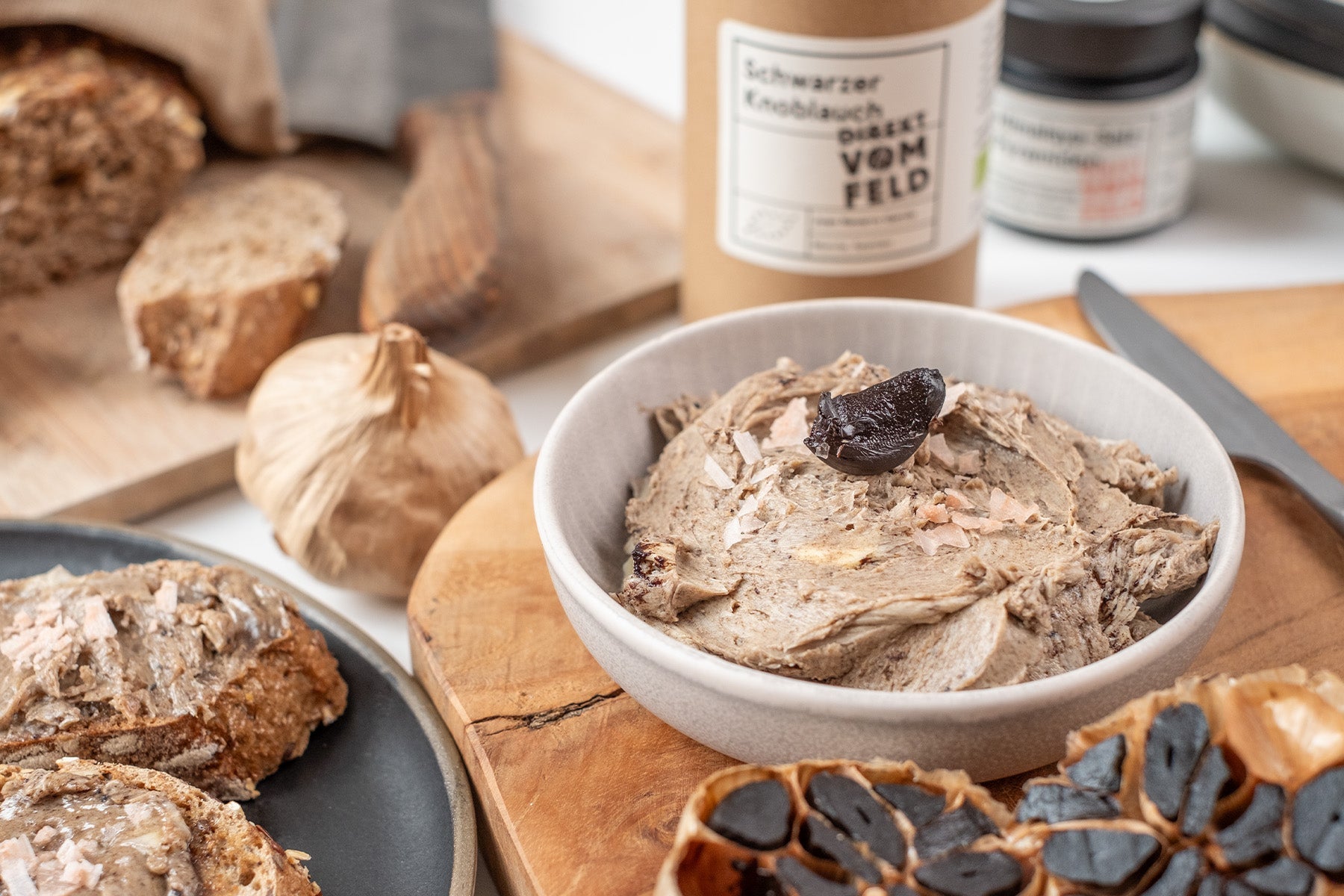 Schwarzer Knoblauch-Butter | REZEPT | Direkt vom Feld