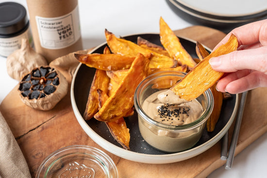 Einfache Aioli mit schwarzem Knoblauch - Direkt vom Feld