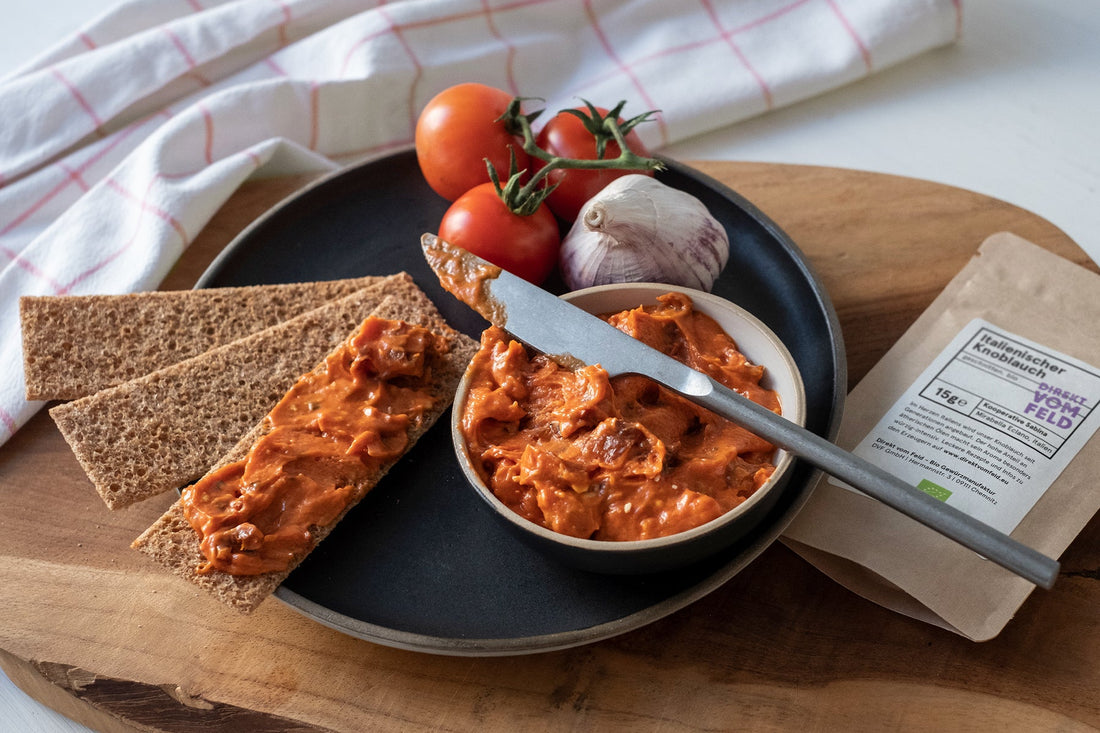 Fruchtige Tomatenbutter mit Italienischem Knoblauch - Direkt vom Feld