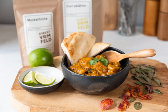 Indisches Kartoffel-Auberginen-Curry mit Curryblättern - Direkt vom Feld