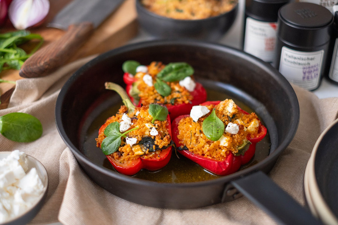 Pikant gefüllte Paprikaschoten mit Couscous, Feta und Spinat - Direkt vom Feld