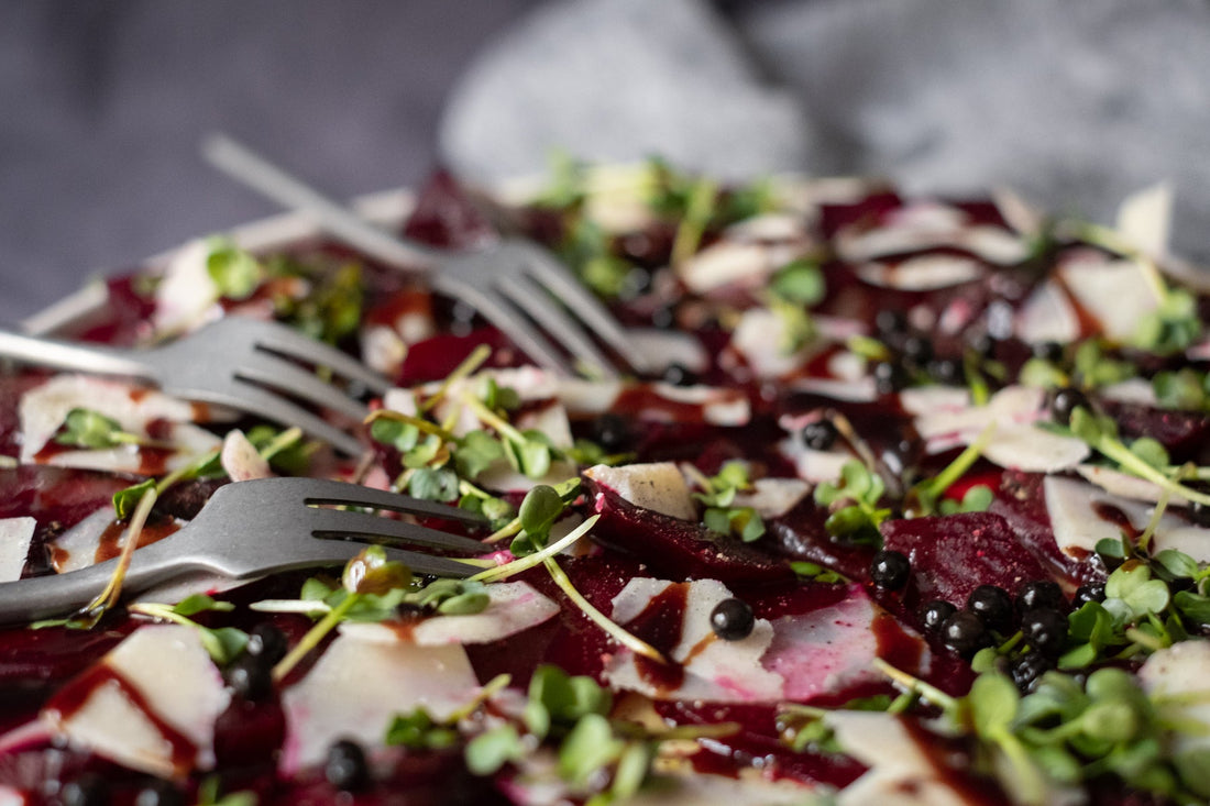 Rote-Beete-Carpaccio mit Fermentiertem Urwaldpfeffer - Direkt vom Feld