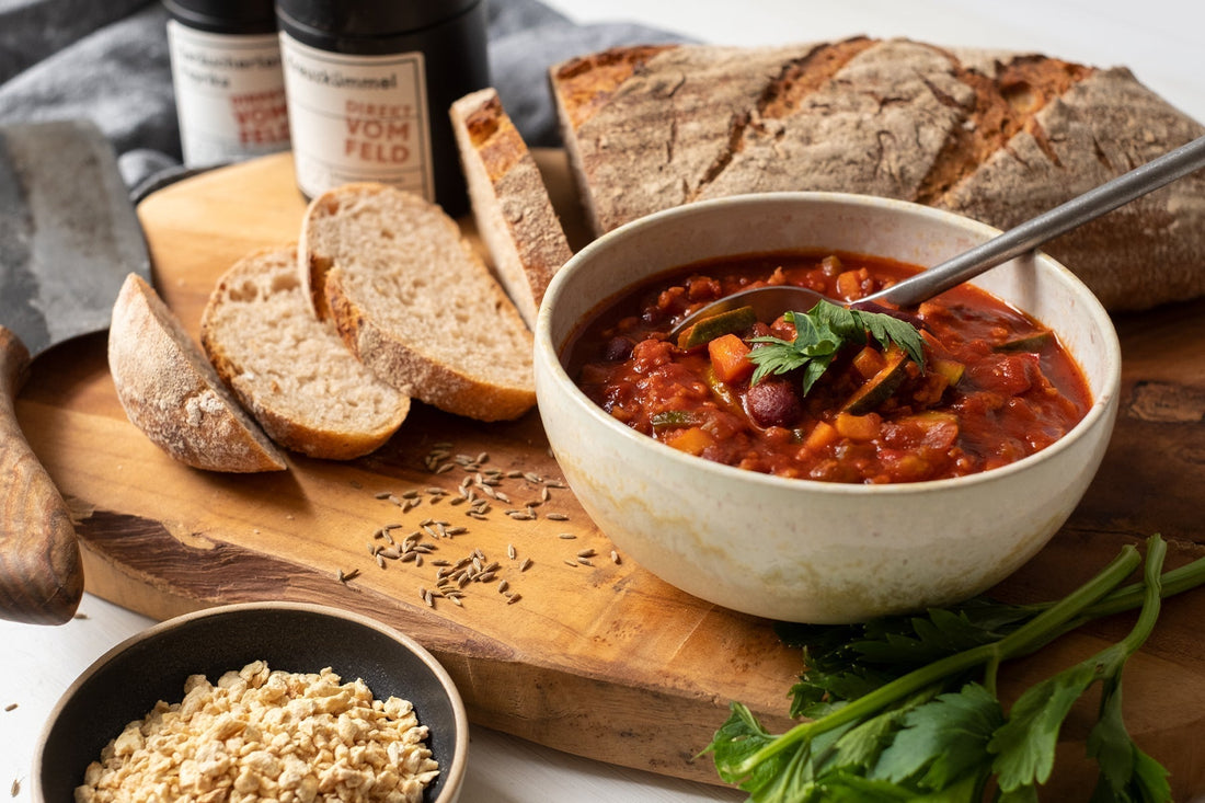 Sommerliches Chili sin carne mit Kreuzkümmel und Geräuchertem Paprika - Direkt vom Feld