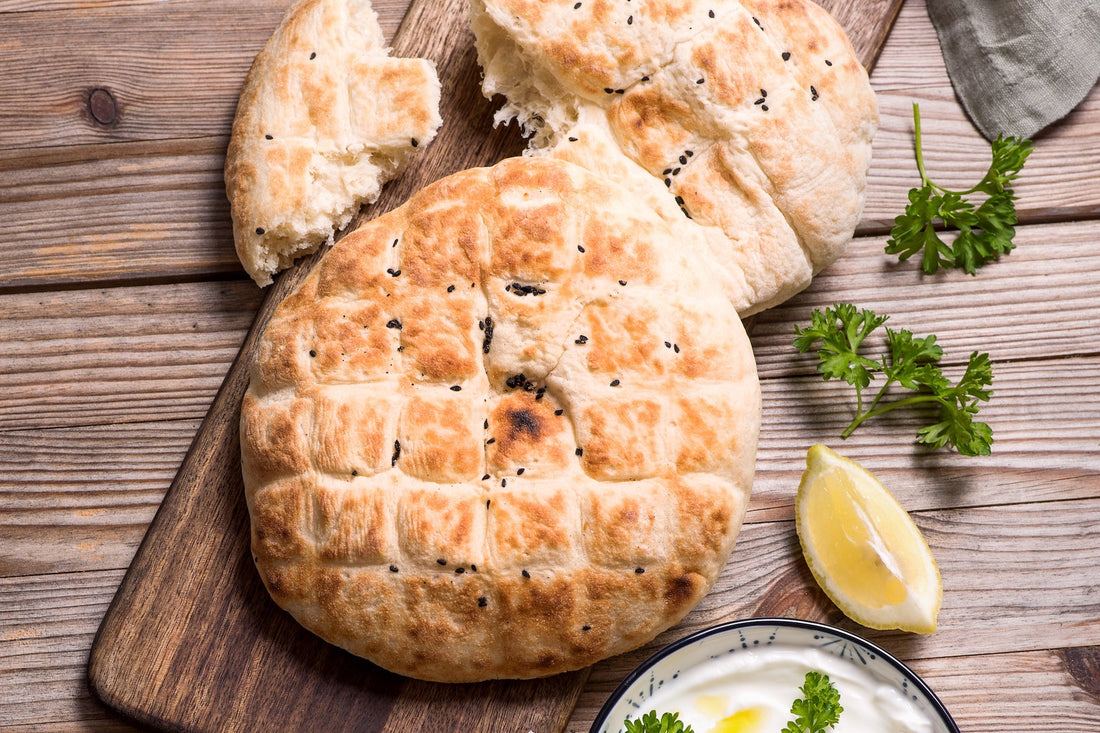 Türkisches Fladenbrot mit Schwarzkümmel - Direkt vom Feld