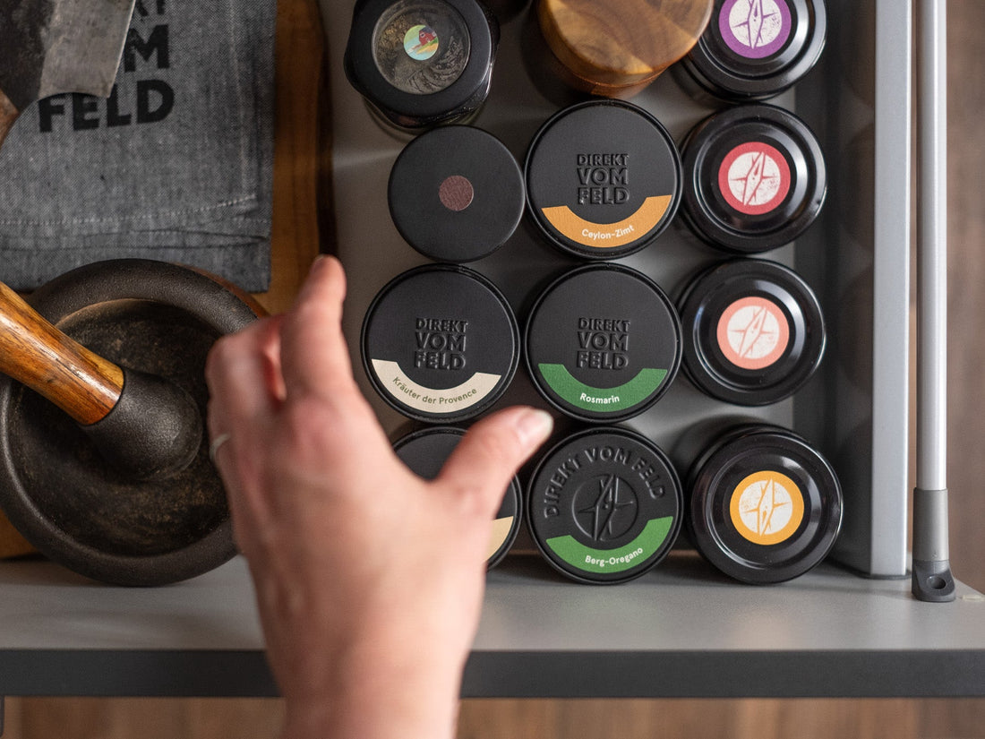 Wie lange halten Gewürze? Tipps für Frische und Aroma. - Direkt vom Feld