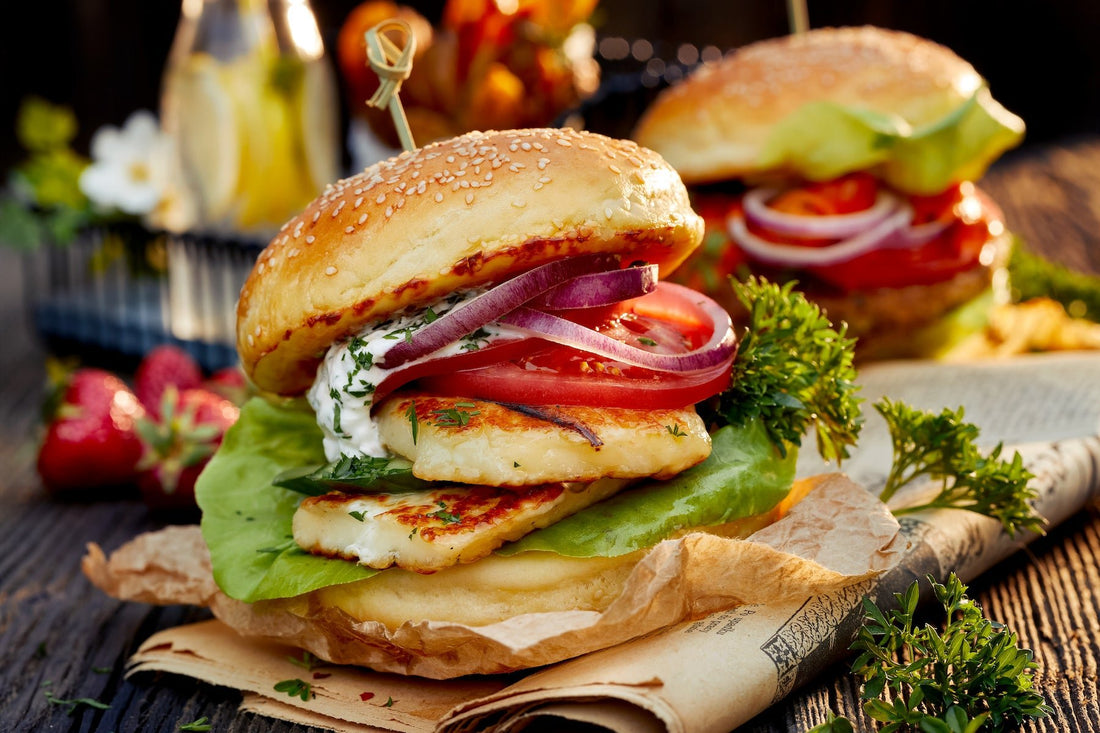 Würziger Halloumi-Burger mit Honig-Senf-Soße - Direkt vom Feld