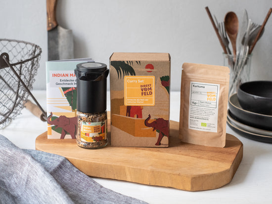 Curry Set mit Indian Masala im Gewürzschneider, Kurkuma und Rezeptheft in hübscher Geschenkverpackung