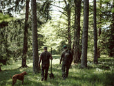 Markus Sämmer im Wald mit Miriquidi-Rub - Direkt vom Feld